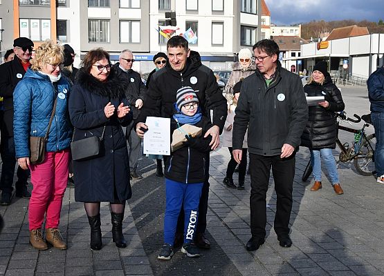 Starosta wręcza nagrody