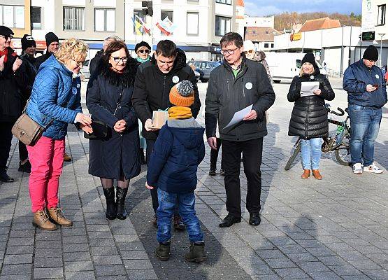 Starosta wręcza nagrody