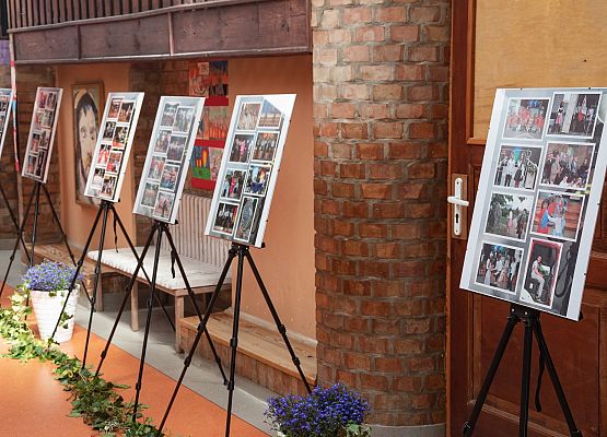 Wystawa foto z dziejów szkoły