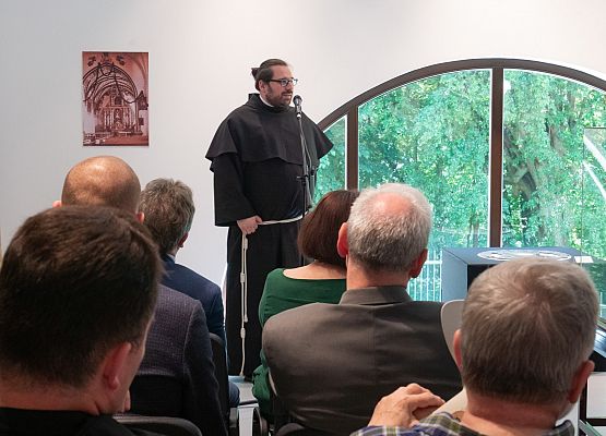 O wystawie mówi o. Łukasz