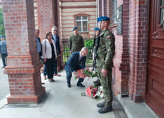 Kwiaty od samorządowców