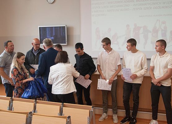 Nagrody wręcza starosta