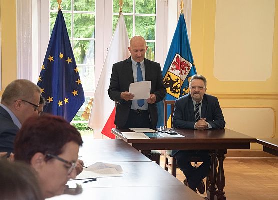 Porządek obrad odczytuje Jacek