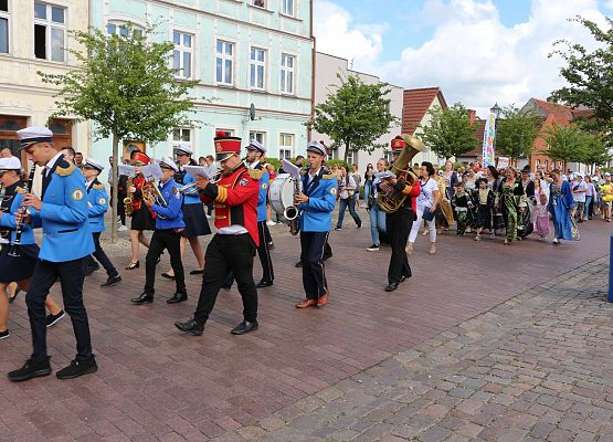 Przemarsz orszaku książęcego z