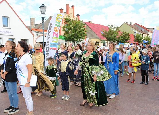 Przemarsz orszaku książęcego z