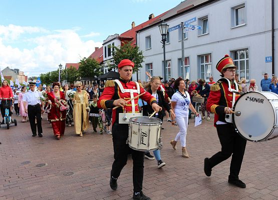 Przemarsz orszaku książęcego z
