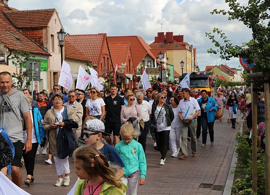Przemarsz orszaku książęcego z