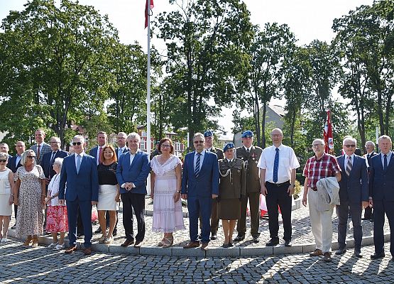 Uczestnicy uroczystości przy