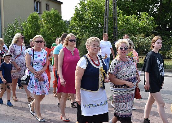 Uczestnicy dożynkowego