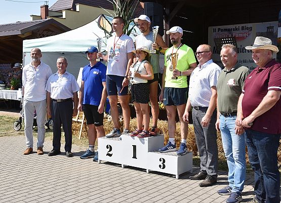 Nagrodzeni z organizatorami