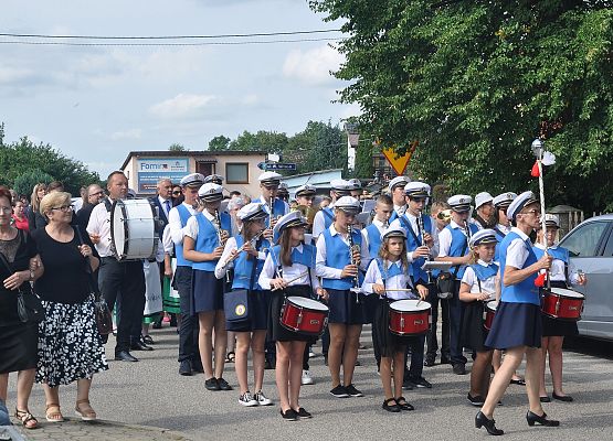 Korowód prowadzi orkiestra