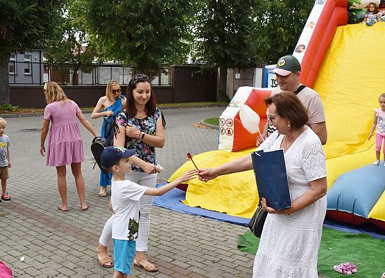 Starosta wręcz upominki