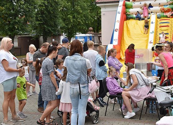 Kolejka do malowania twarzy