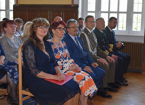 Dyrekcja szkoły i goście