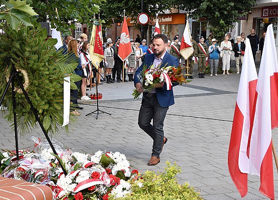 Kwiaty sklłada Prezes Lokalnej
