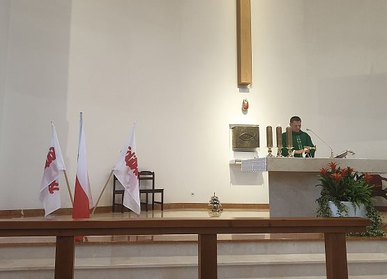 Mszę celebruje ks. R.