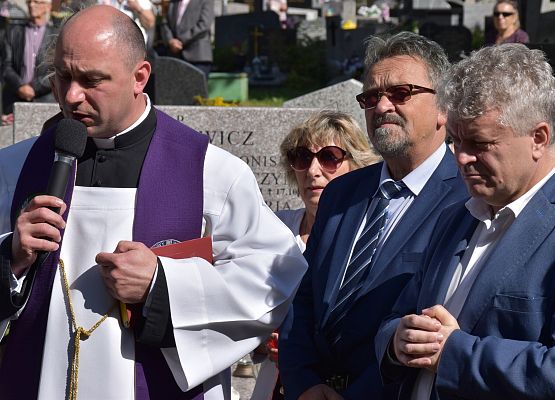 Od lewej: ks. W. John, D.