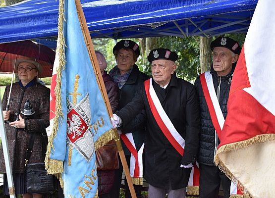 Członkowie Związku Sybiraków