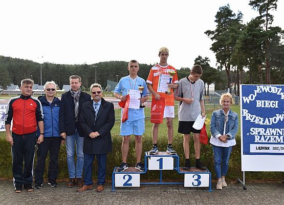 Organizatorzy ze zwycięzcami w