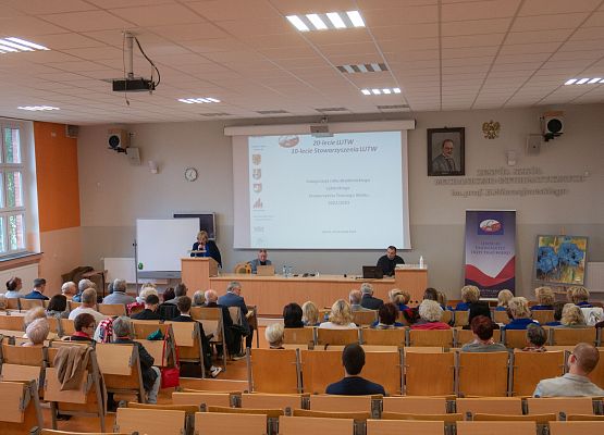 Słuchacze LUTW w auli ZSM-I