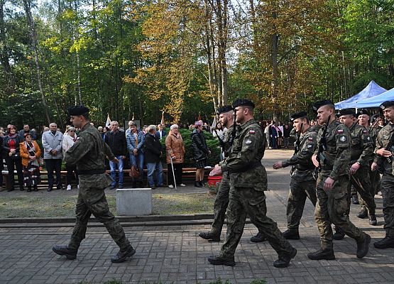 Kompania Honorowa w marszu