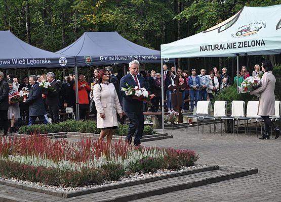 Kwiaty składają: I. Mielewczyk