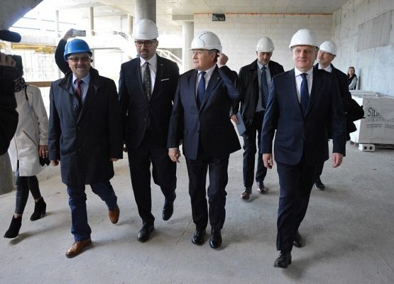 Od lewej: wicestarosta E.