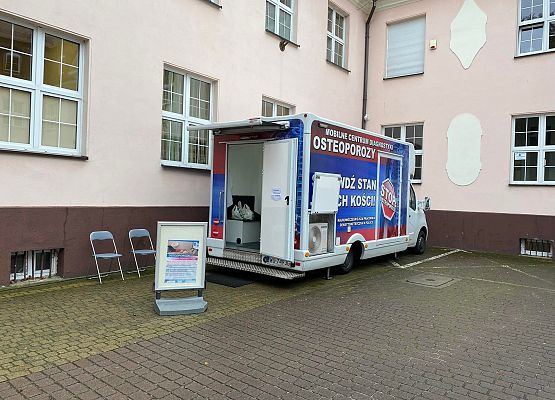 Mobilne Centrum przed