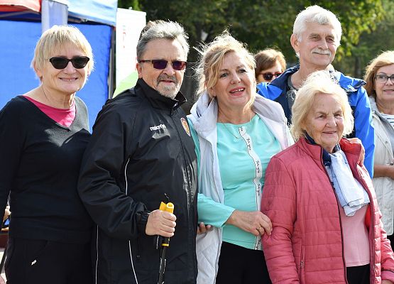 Uczestnicy na mecie imprezy