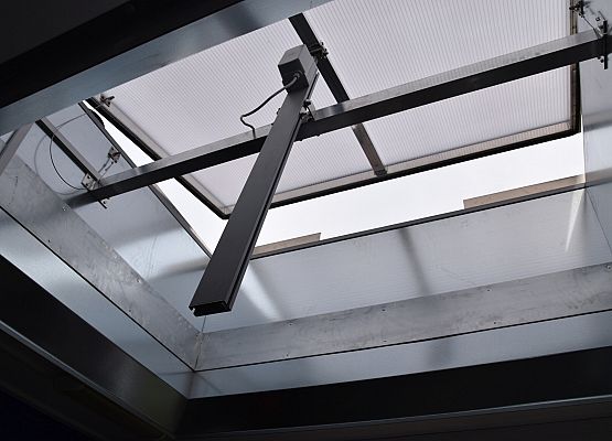 Klapa dymowa w stropodachu