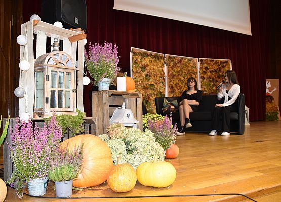 Występ sceniczny uczniów