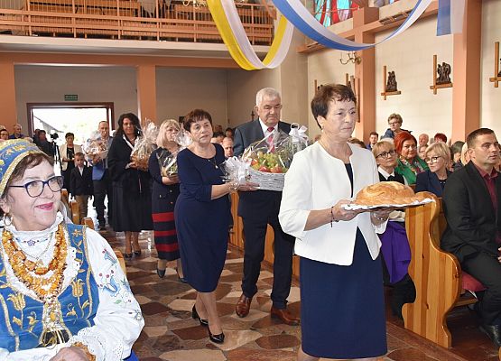 Uczestnicy jubileuszu parafii