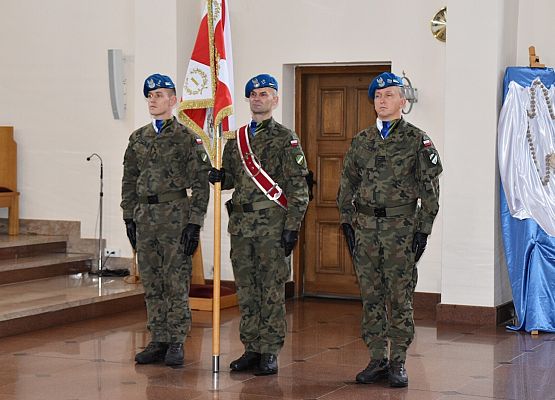 Poczet sztandarowy podczas