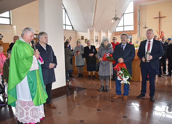 Uroczyste składanie kwiatów