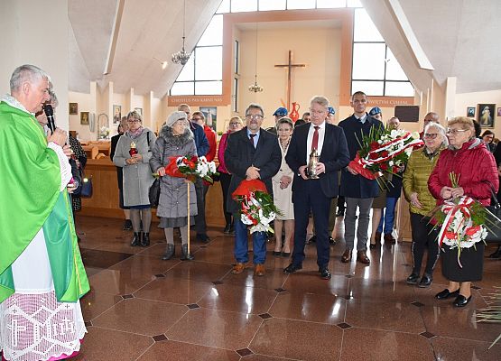 Uroczyste składanie kwiatów