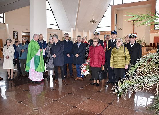 Uroczyste składanie kwiatów