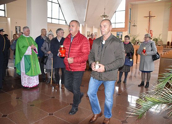 Uroczyste składanie kwiatów