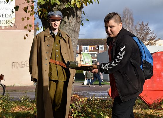 Tor przeszkód z granatem