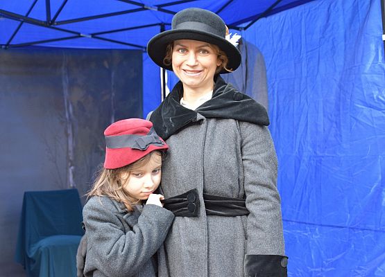 Prezentacja mody z epoki