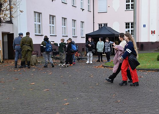 Uczestnicy pokazów przed