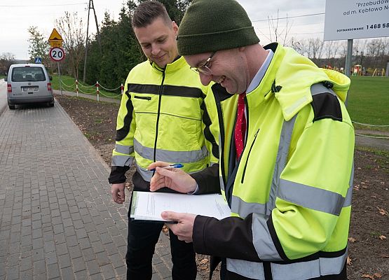 Protokół podpisują: A. Wenta -