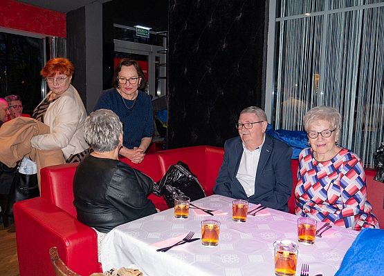 Starosta z uczestnikami