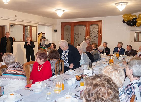 Dyskusje podczas świątecznego