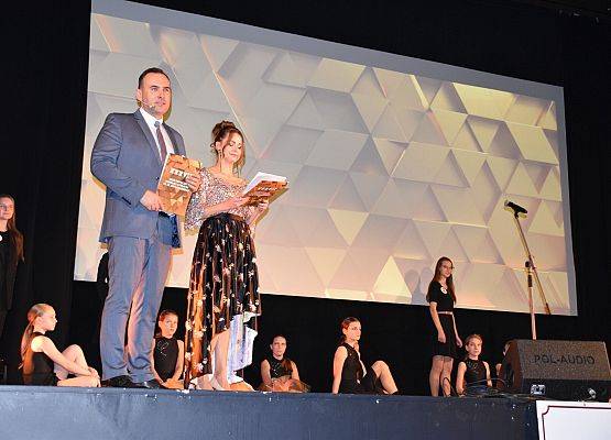 Wśród tancerek z Młodzieżowego