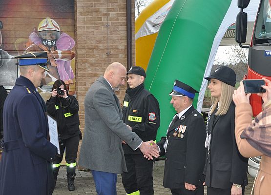 Wójt D. Waleśkiewicz wśród