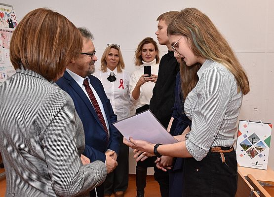 Nagrody wręczają: wicastarosta