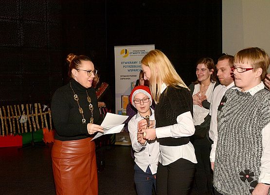 Dyplom wręcza I. Witke -