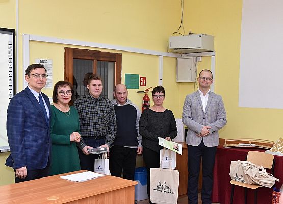 Wręczanie nagród laureatom