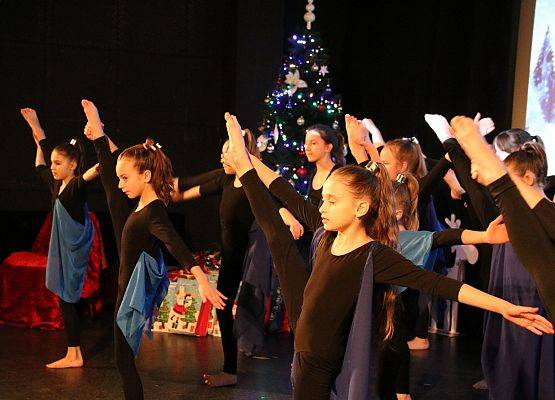 Prezentacje młodzieży z MDK