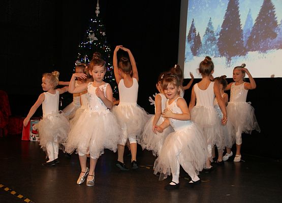 Prezentacje młodzieży z MDK